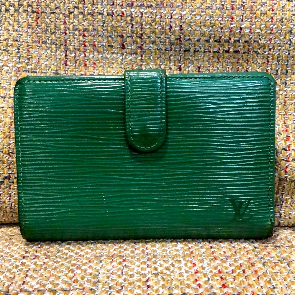 LOUIS VUITTON Green EPI Leather Porte Monnaie Viennois Kisslock Wallet MI0966